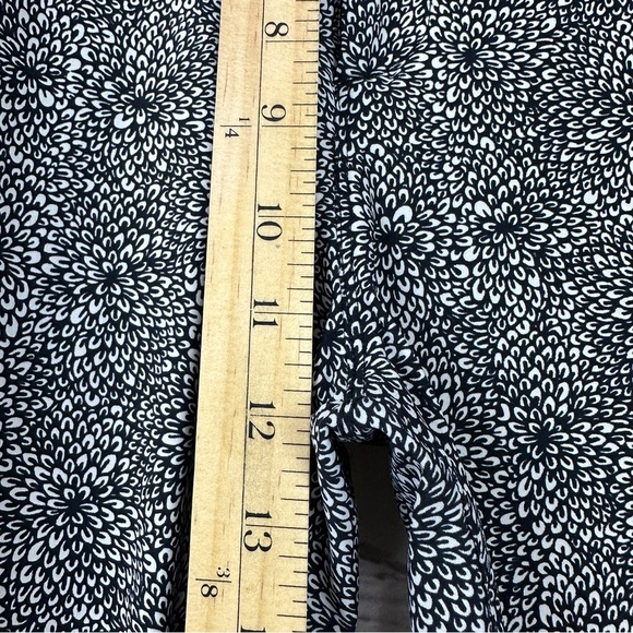 Lululemon Departure Joggers Trousers Pants Size 6 Black Floral Athletic Office - Picture 11 of 12